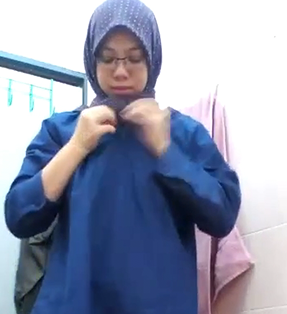 Bu Guru Kirim Konten Panas ke Anak Didik